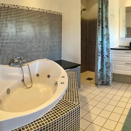 Falster Vaerelse * Væggerløse